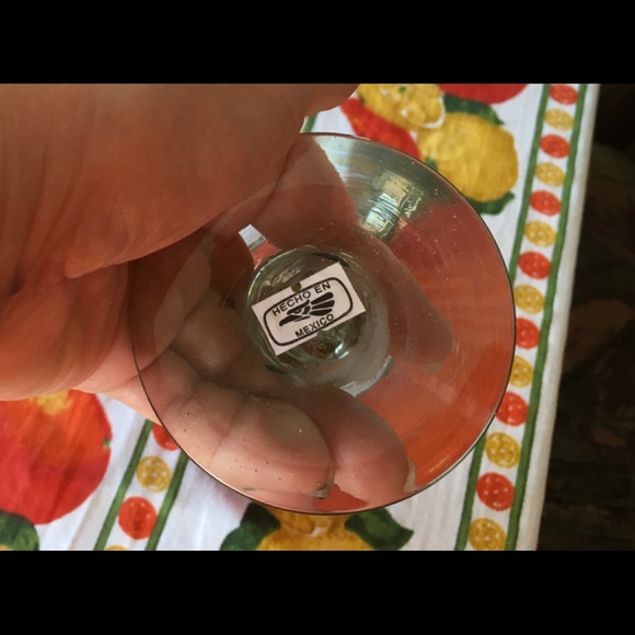 - Set of 4 Hand blown *Mexican* Glasses- unique! - Picture 2 of 4